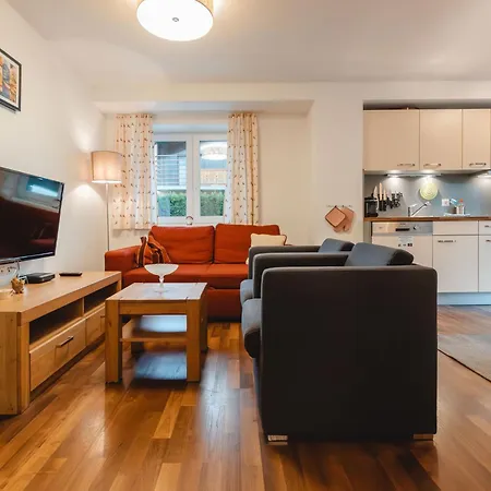 Tom & Jeri - 2 By Interhome