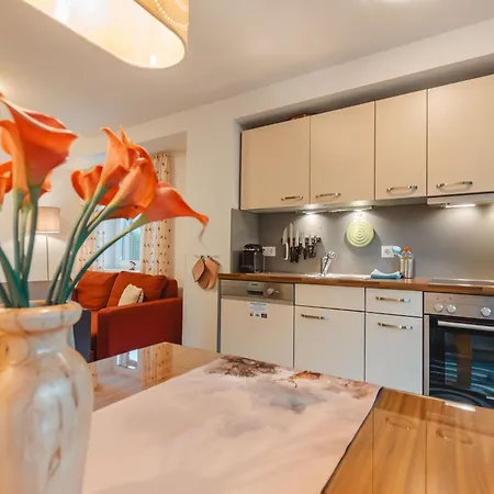 Tom & Jeri By Interhome Apartament Kaprun
